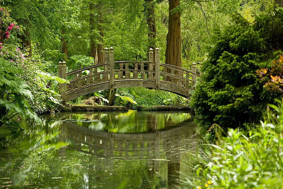 Beautiful open gardens  to visit in the UK Public gardens  