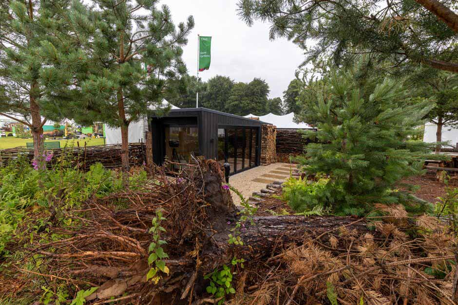 Off The GridThemed around off-grid living within a forest setting, this garden showed how an individual can live within nature in a self-sustaining way.